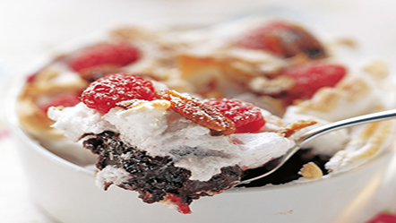 Gateau Au Chocolat Et Sa Meringue Aux Framboises Recettes Miele